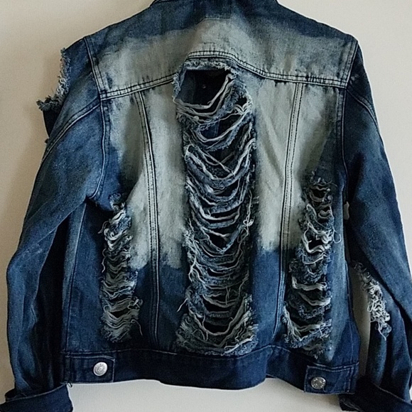 Destroyed jean jacket - Picture 2 of 6